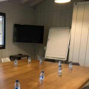 salle de réunion équipée pour séminaire